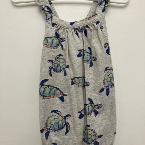 Tea Collection Gray Romper with Blue and Green Turtles 18-24m - Picture 1 of 3
